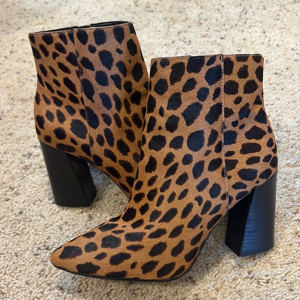 Vince Camuto Thelmin Leopard Booties size 7.5